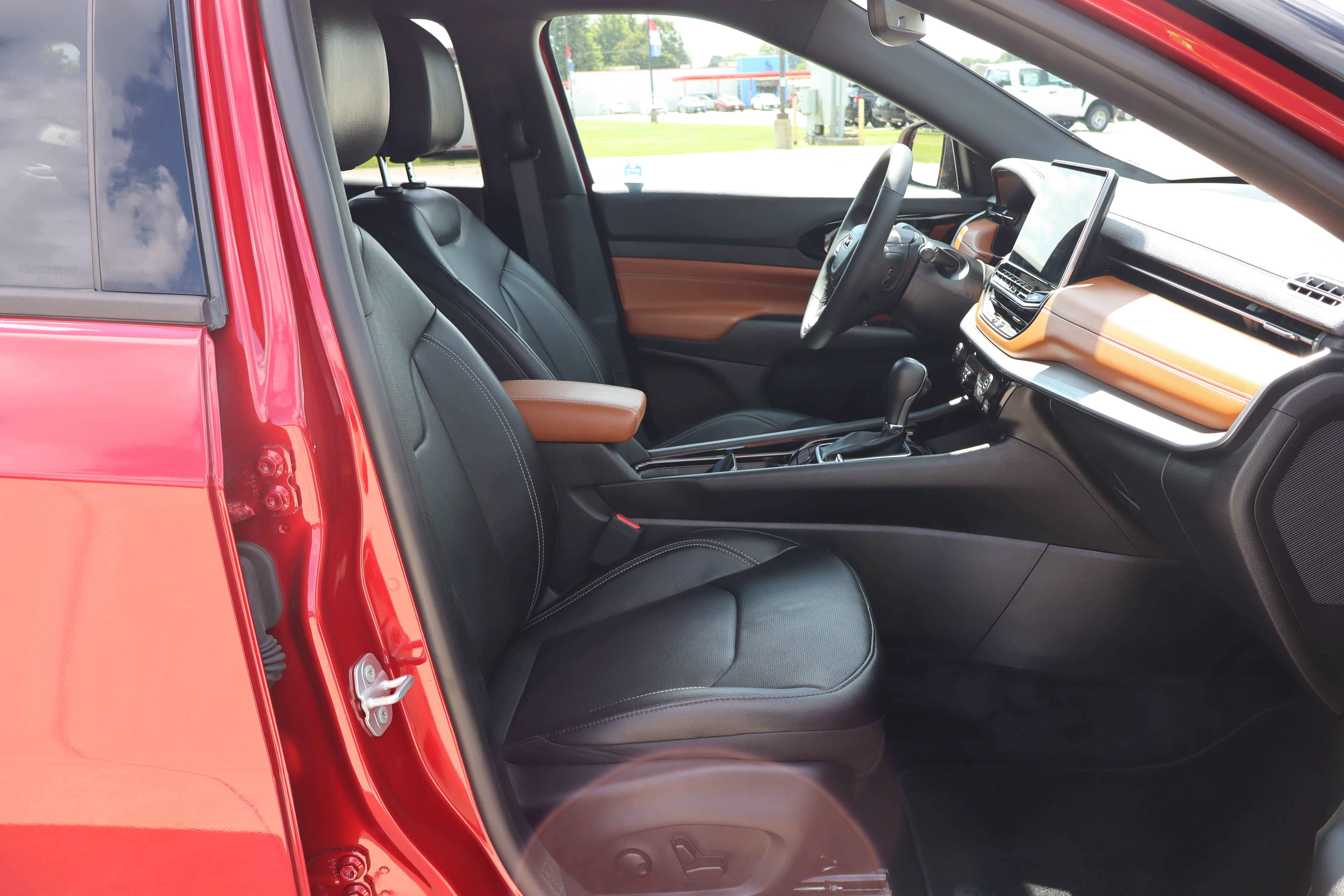 Used 2025 Jeep Compass Limited w/ Elite Group AWD/4WD image 12