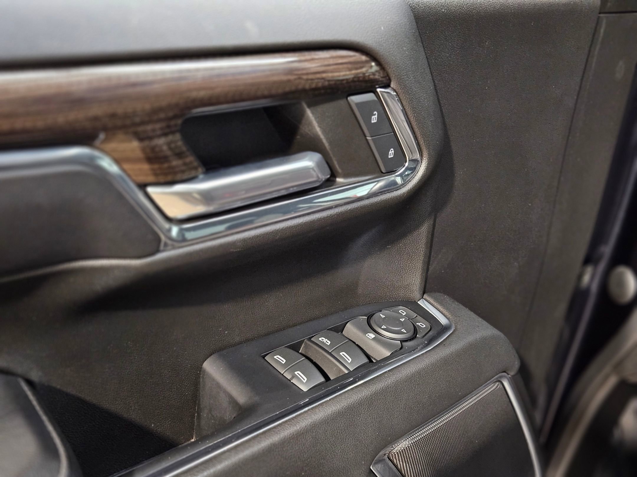 Used 2023 Chevrolet Silverado 1500 LT image 21