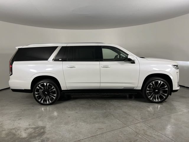 Certified 2024 Cadillac Escalade ESV Premium Luxury Platinum w/ Heavy-Duty Trailer Package AWD/4WD image 9