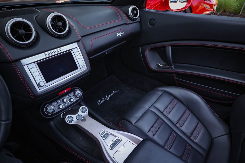Certified 2013 Ferrari California image 39