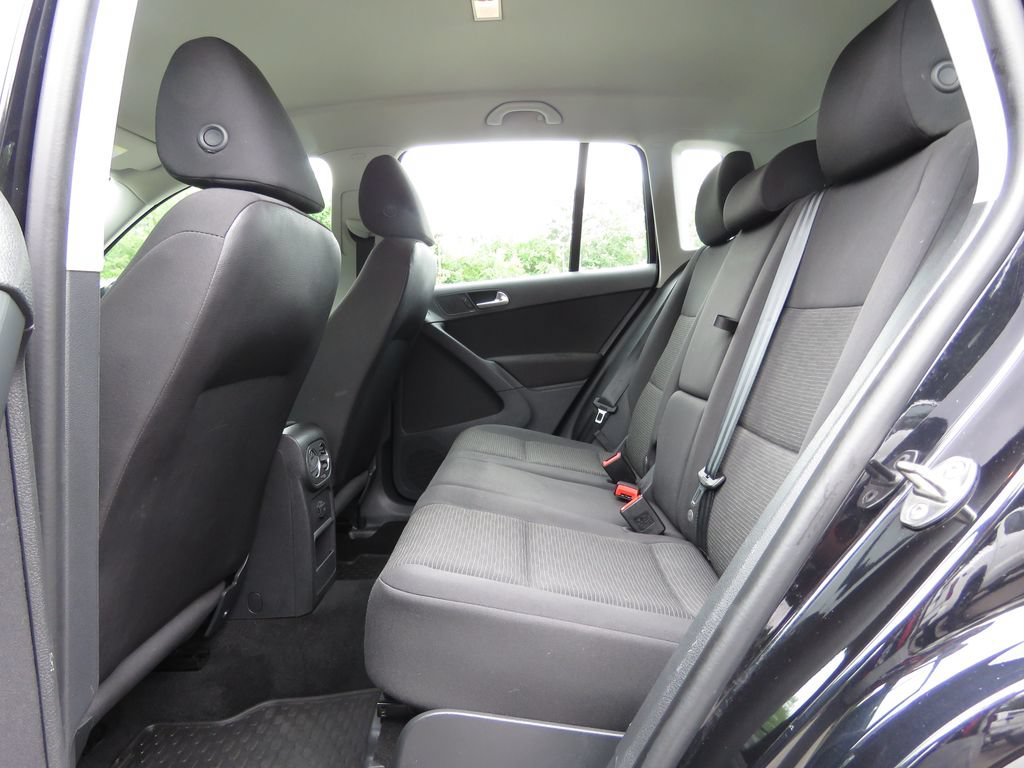 Used 2018 Volkswagen Tiguan Limited w/ Premium Package AWD/4WD image 19