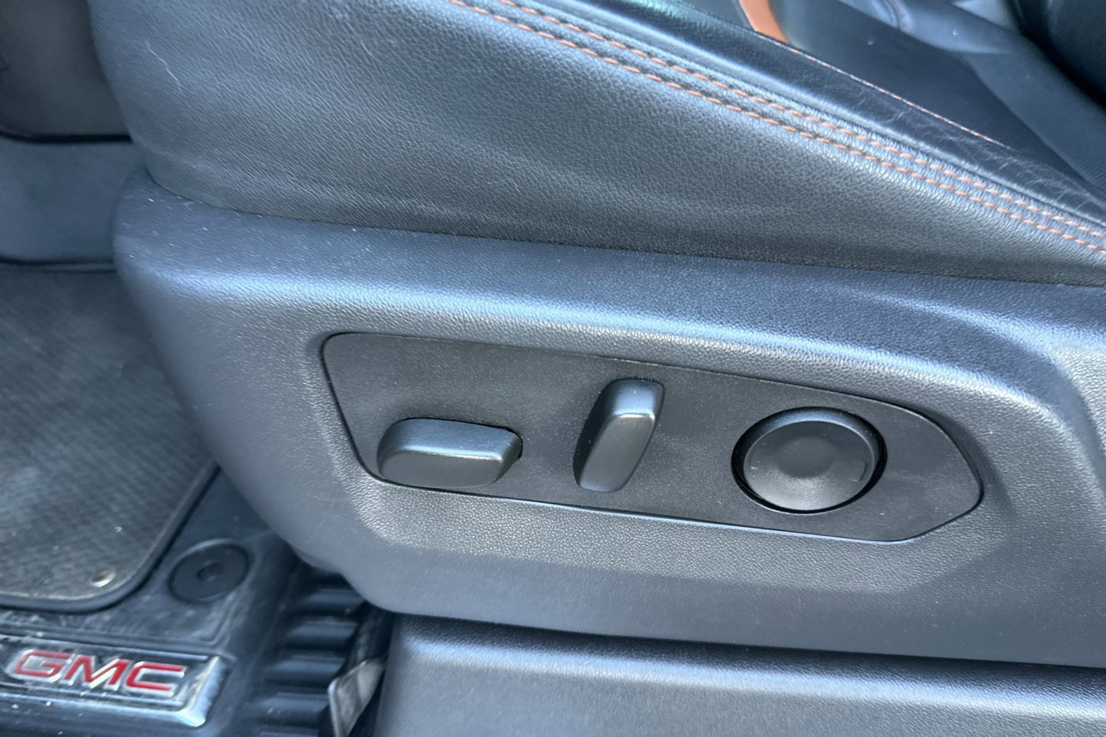 Certified 2025 GMC Sierra 1500 AT4 AWD/4WD image 12