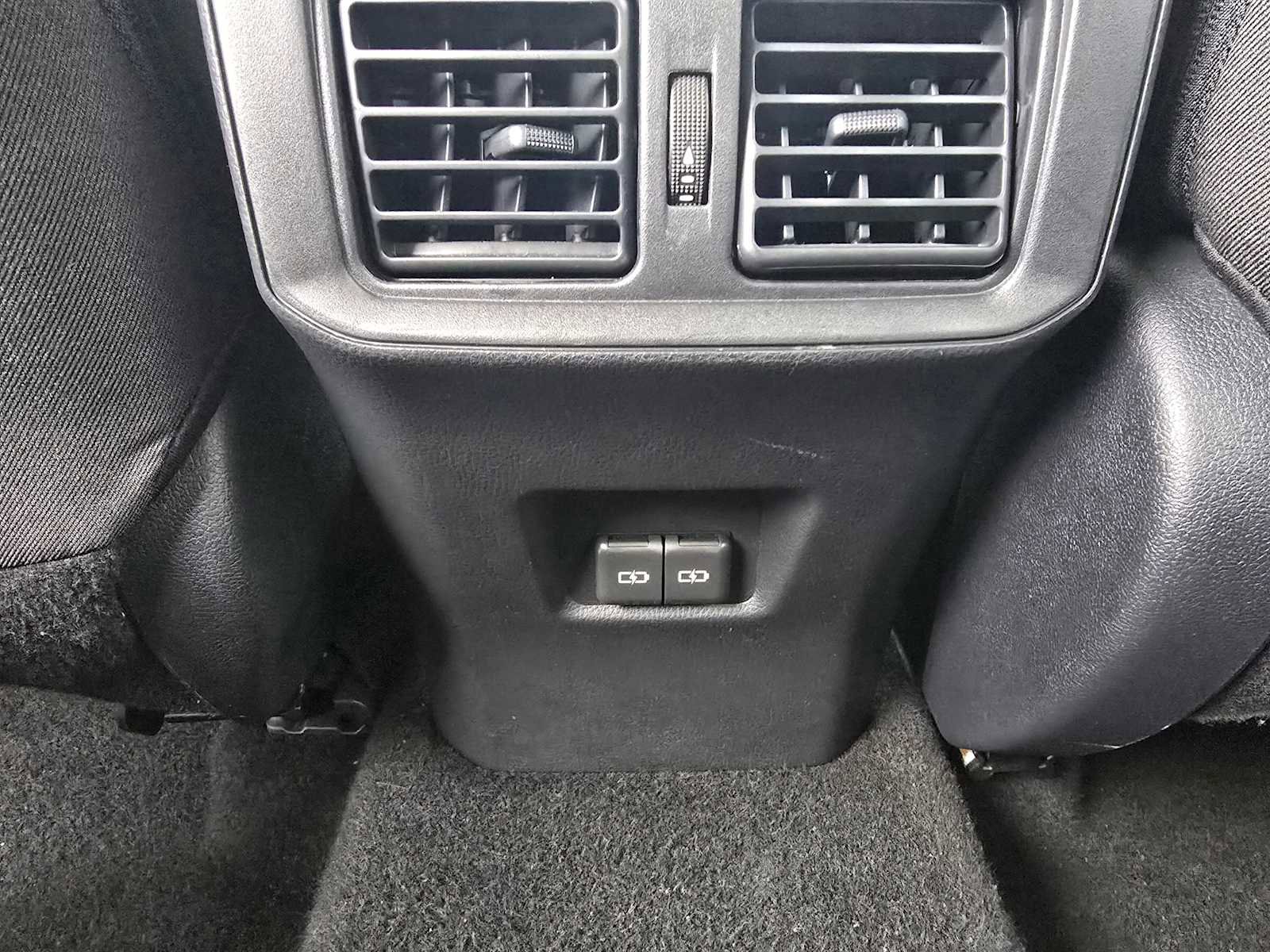 Used 2025 Toyota RAV4 XLE image 20