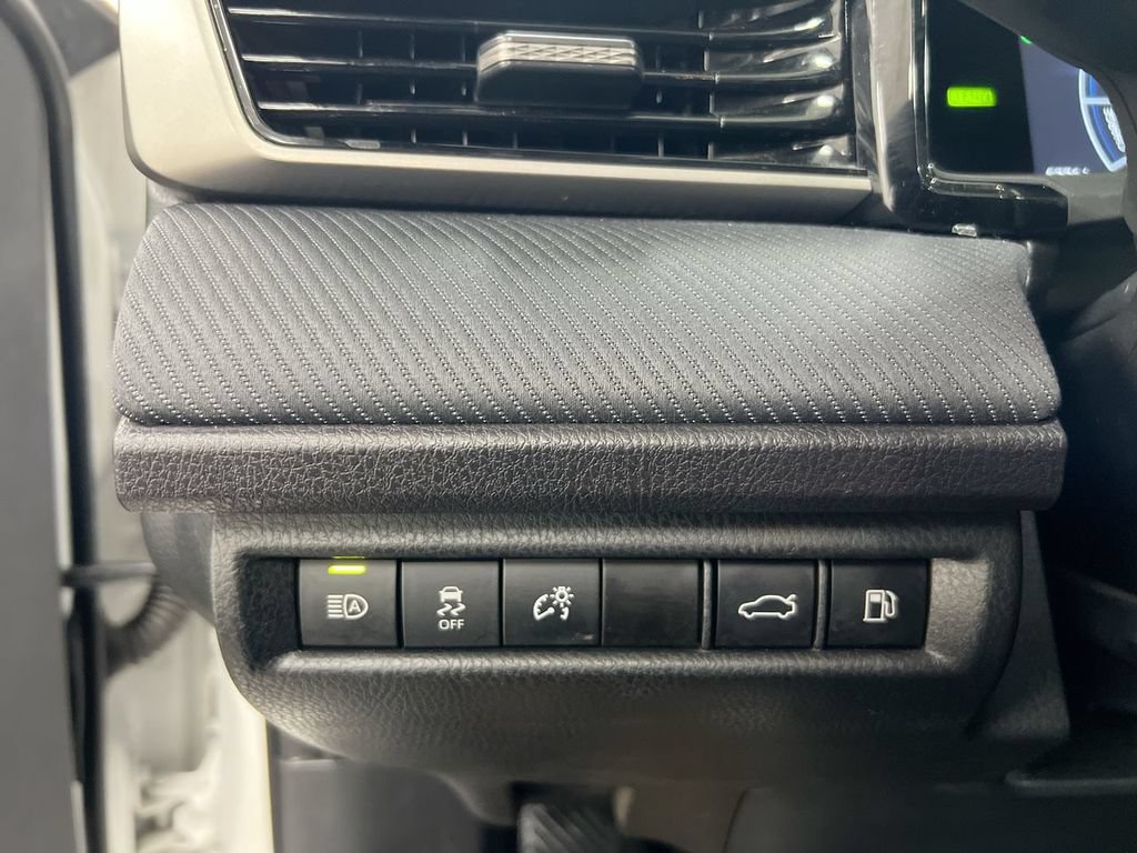 Used 2025 Toyota Camry SE FWD image 19
