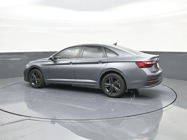 Used 2023 Volkswagen Jetta SE FWD image 5
