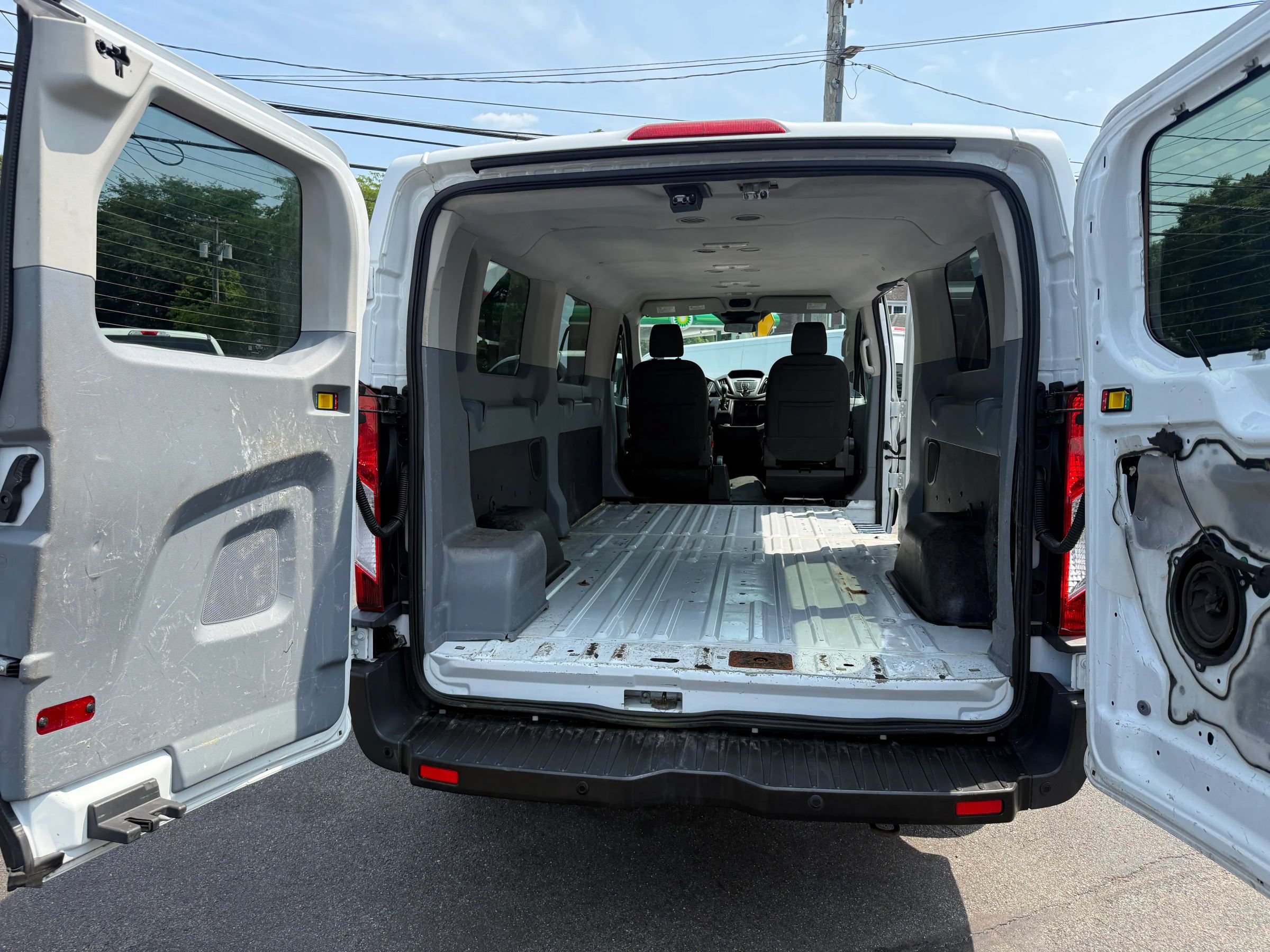 Used 2018 Ford Transit 350 XLT RWD image 14