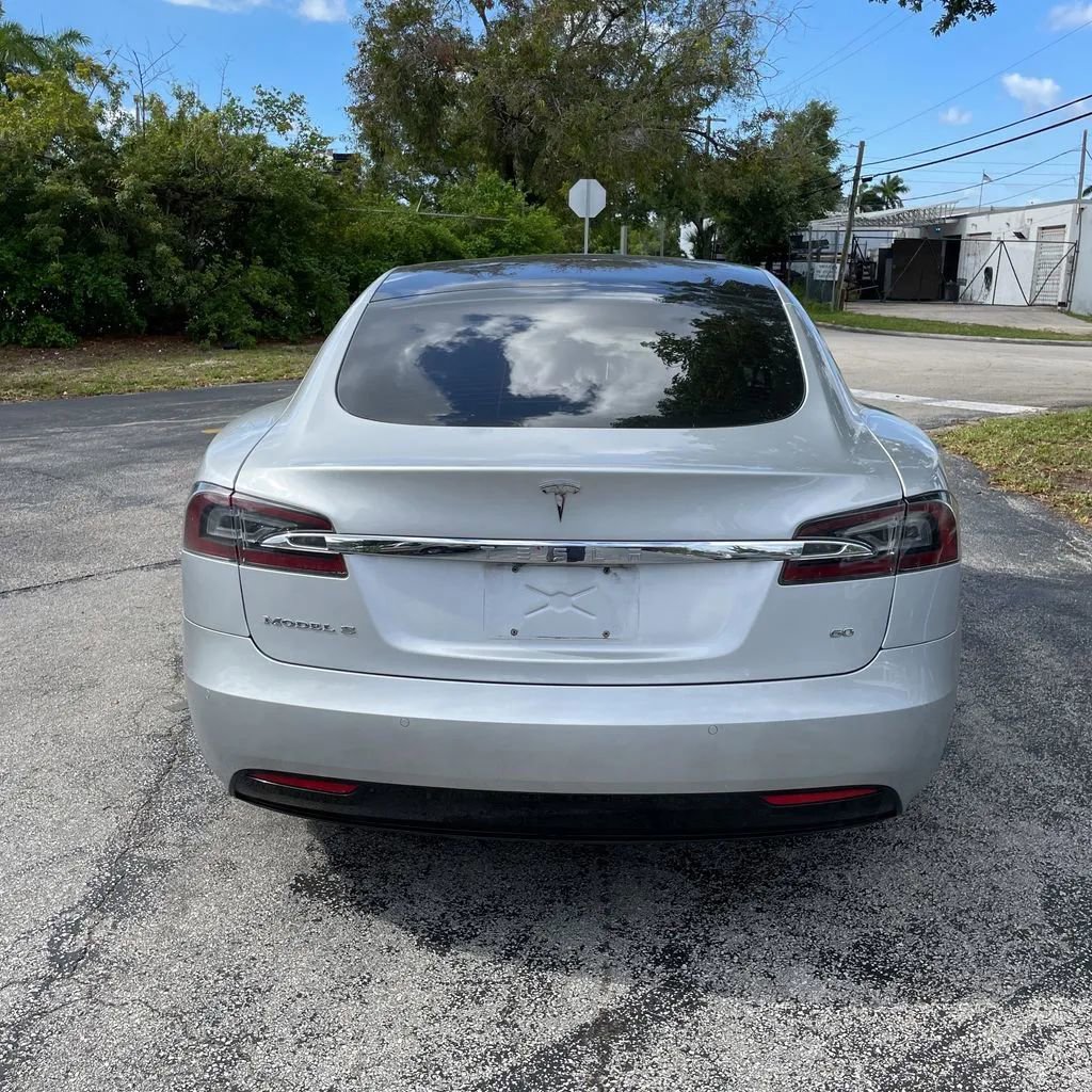 Used 2017 Tesla Model S 75 RWD image 4