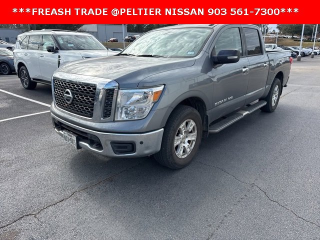 Used 2018 Nissan Titan SV w/ SV Convenience Package image 3