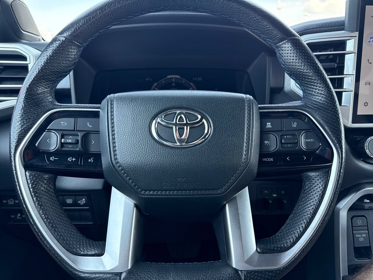 Used 2022 Toyota Tundra Platinum w/ Advanced Package AWD/4WD image 19