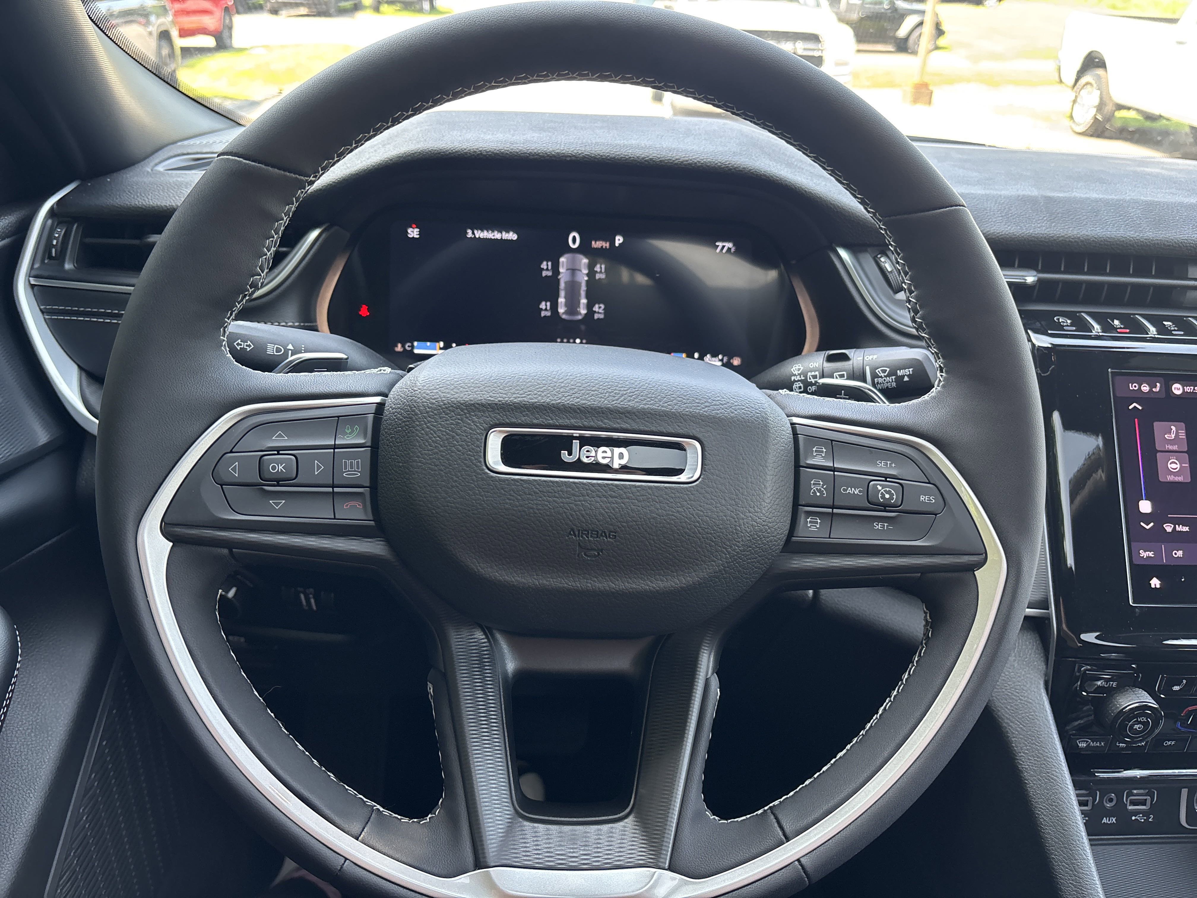 New 2025 Jeep Grand Cherokee Laredo X w/ Luxury Tech Group I image 17