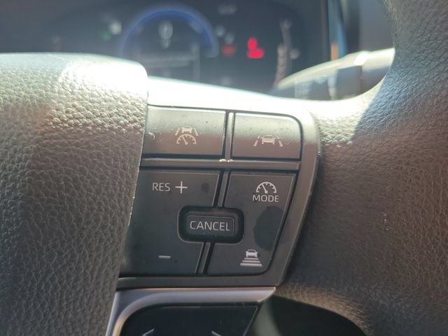 Used 2025 Toyota Camry LE FWD image 21