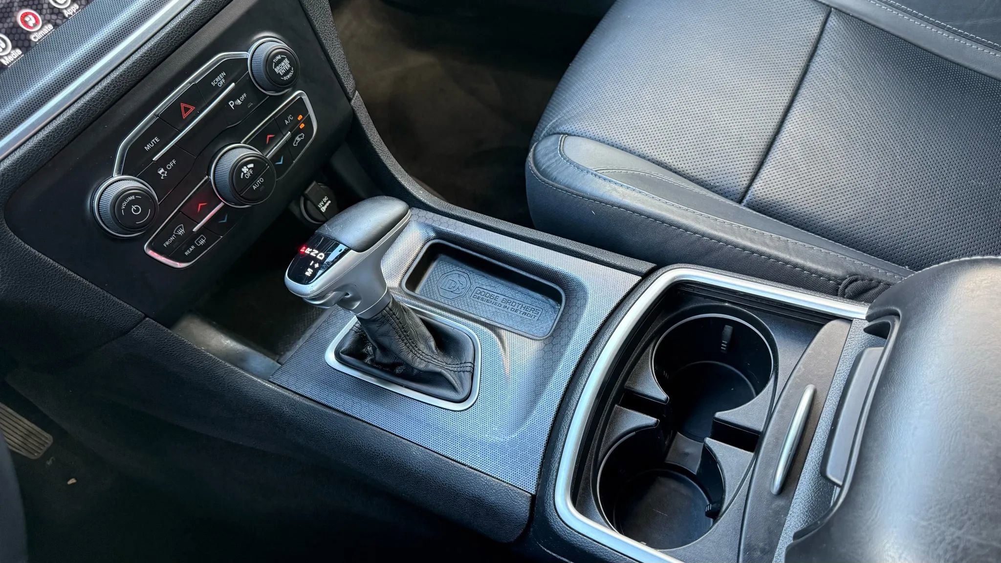 Used 2017 Dodge Charger SXT w/ AWD Plus Group image 19