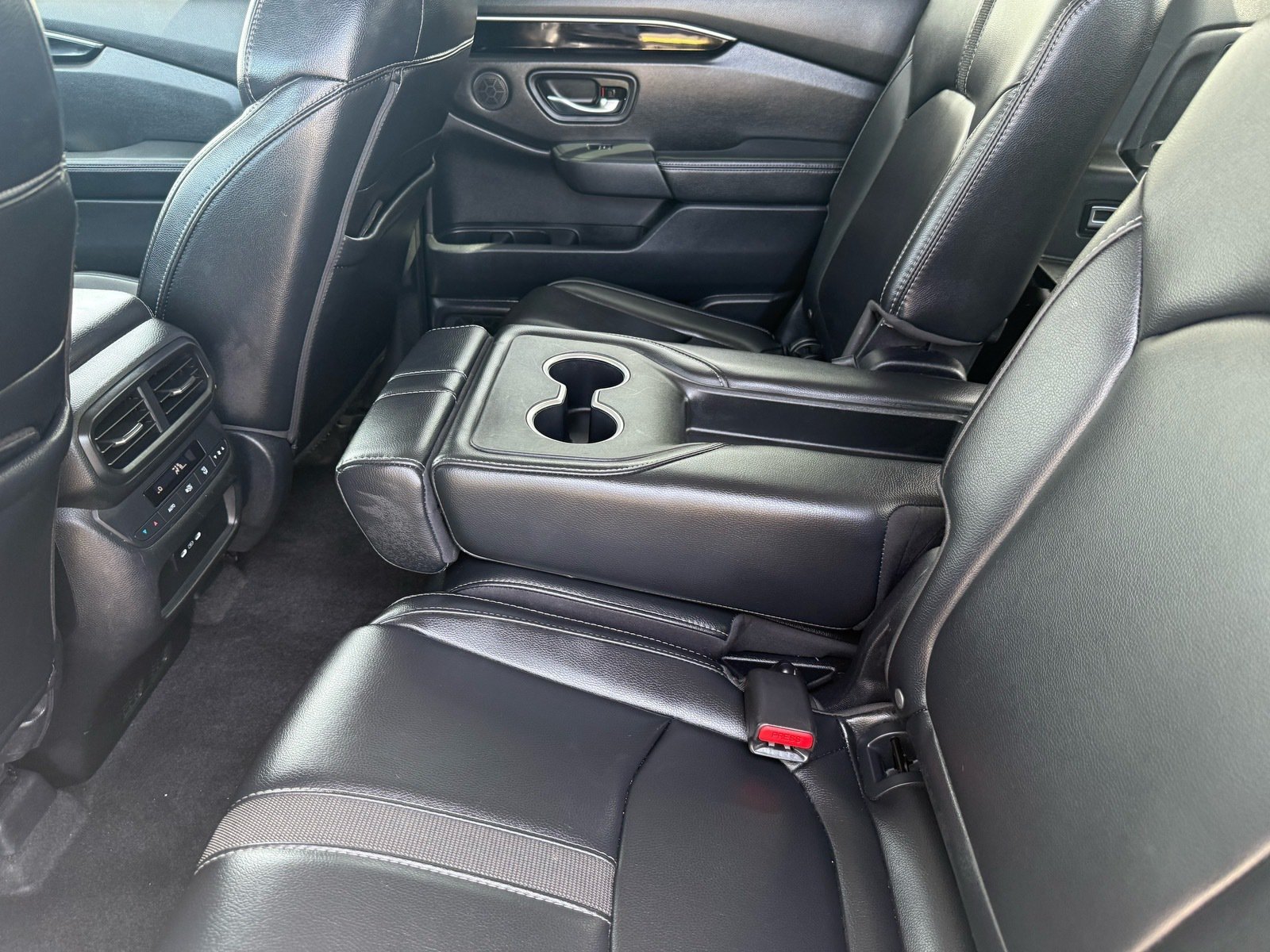 Used 2025 Honda Pilot EX-L image 27