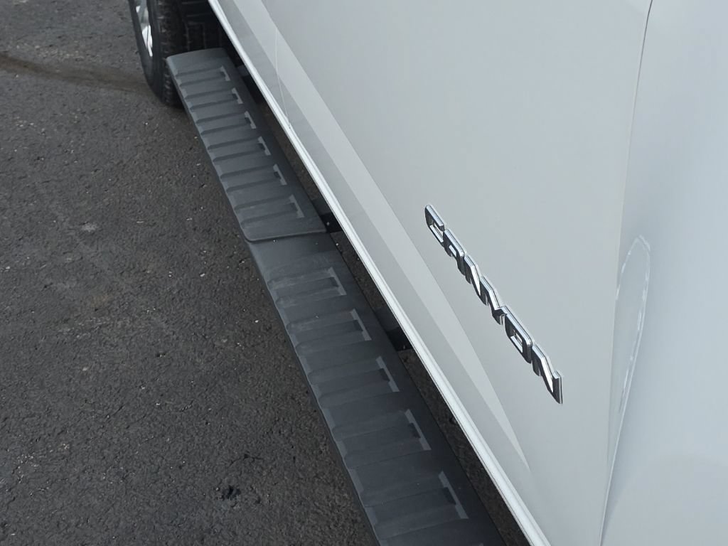 Used 2018 GMC Canyon SLT AWD/4WD image 14