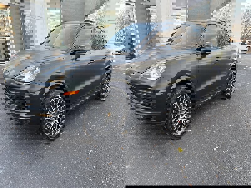 Used 2021 Porsche Cayenne S w/ Premium Package image 1