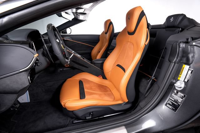Certified 2026 Ferrari Roma Spider RWD image 4