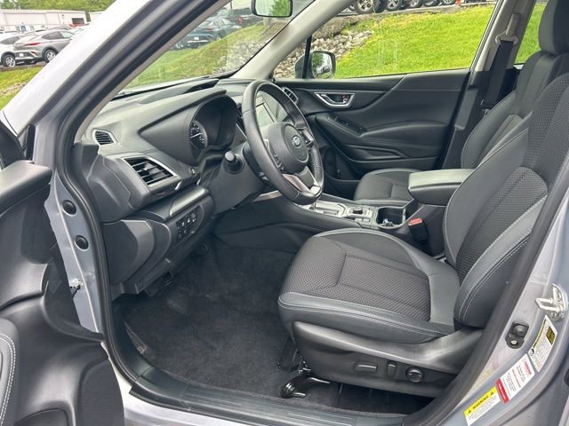 Used 2023 Subaru Forester Premium AWD/4WD image 6