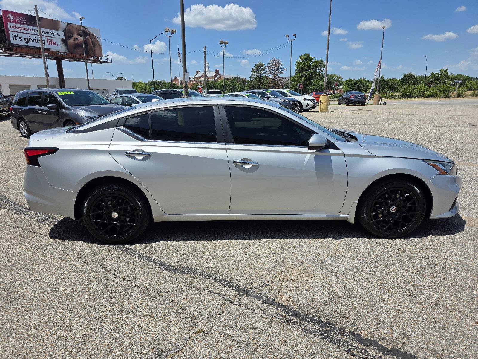 Used 2019 Nissan Altima 2.5 S AWD/4WD image 4