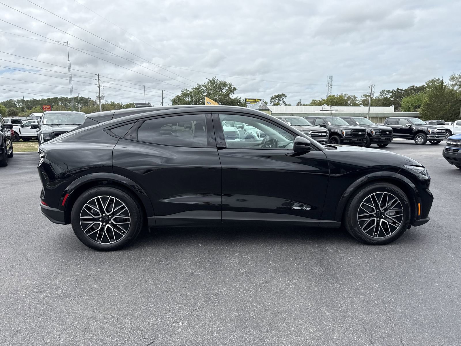 Certified 2025 Ford Mustang Mach-E Premium RWD image 3