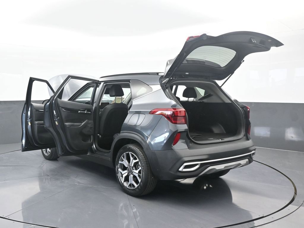 Used 2022 Kia Seltos EX image 79