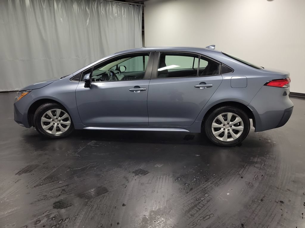 Used 2025 Toyota Corolla LE FWD image 5