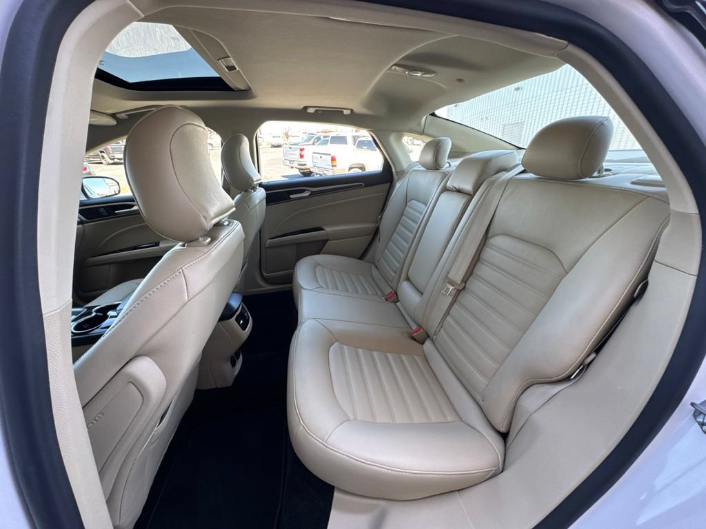 Used 2016 Ford Fusion SE w/ Equipment Group 502A FWD image 30