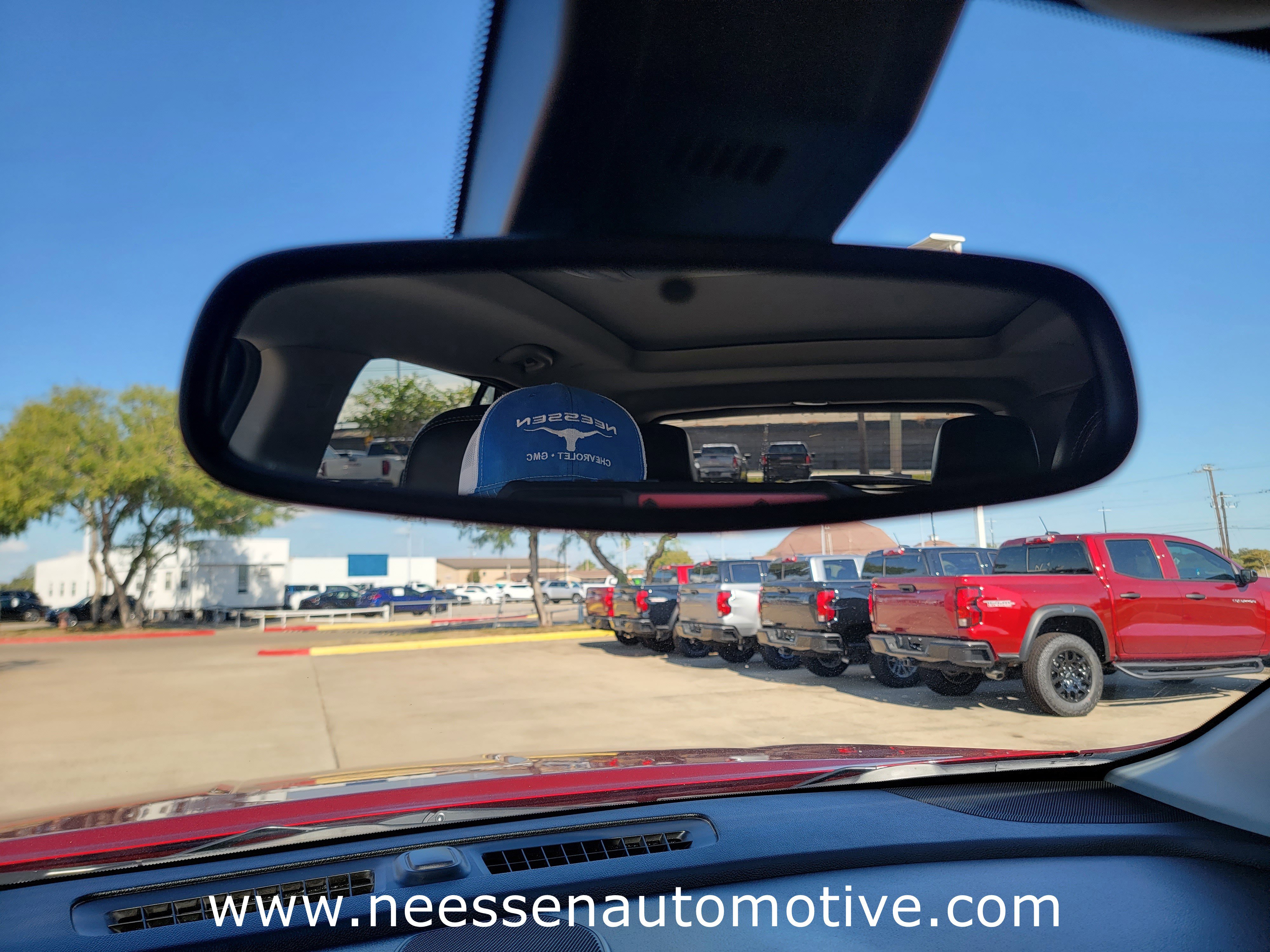 Used 2024 GMC Terrain SLT w/ Infotainment Package II image 27