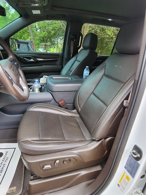 Used 2022 GMC Yukon XL Denali image 9