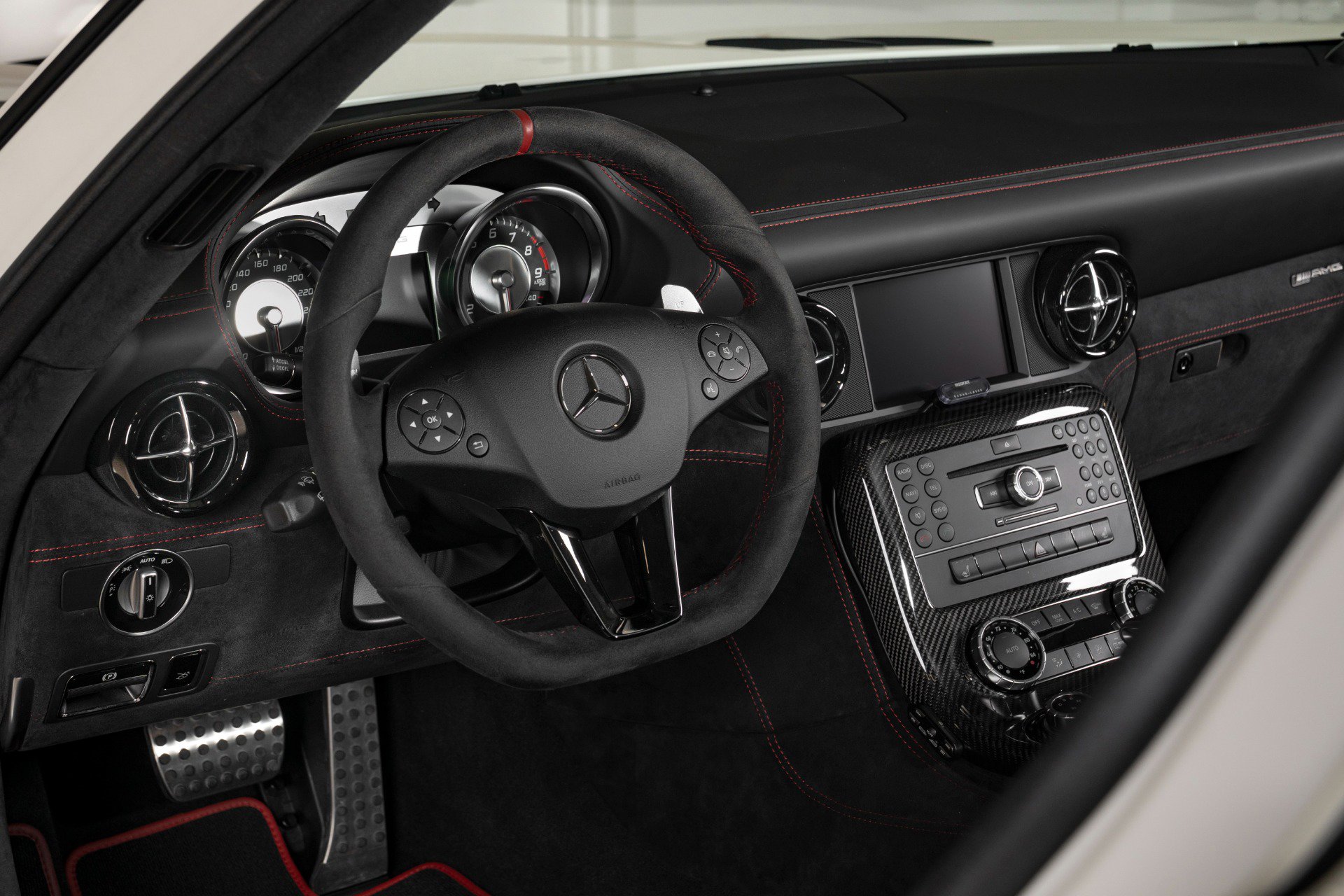 Used 2014 Mercedes-Benz SLS AMG Black Series image 21