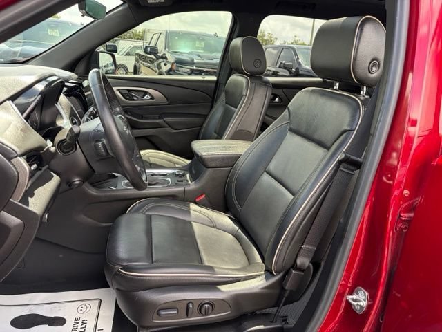 Used 2022 Chevrolet Traverse Premier w/ Redline Edition AWD/4WD image 14