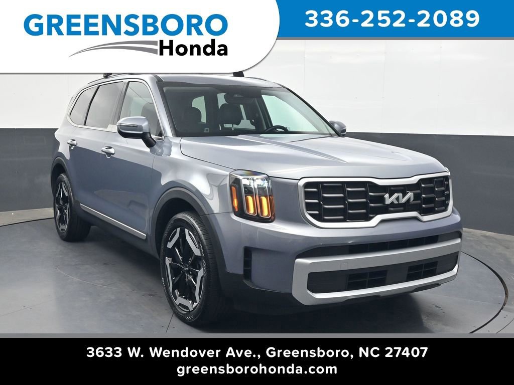 Used 2025 Kia Telluride S FWD image 1