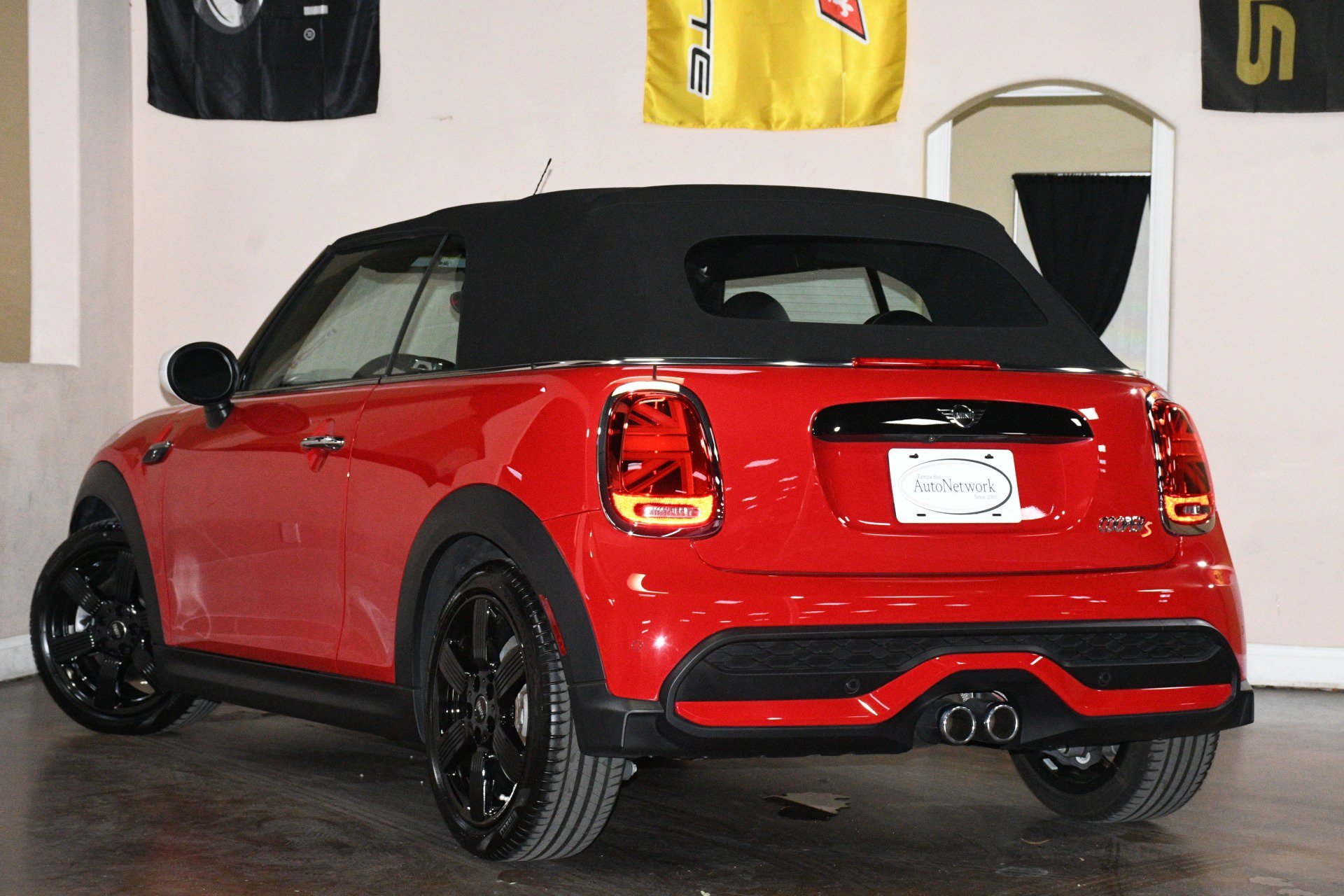 Used 2024 MINI Cooper S FWD image 6