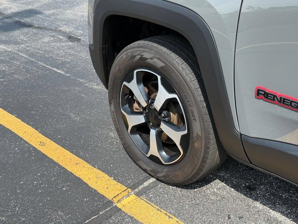 Certified 2020 Jeep Renegade Trailhawk AWD/4WD image 13