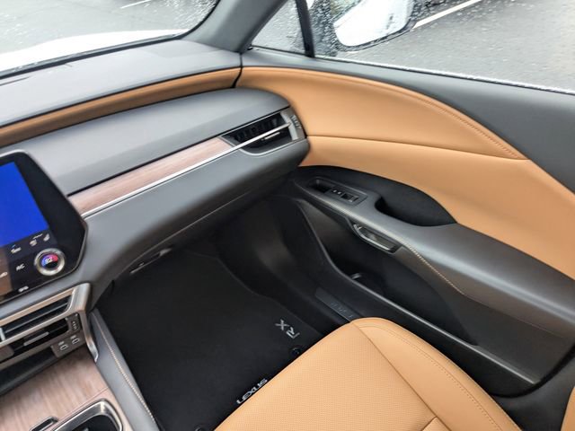 Used 2025 Lexus RX 350 Premium w/ Accessory Package (Z1) image 16