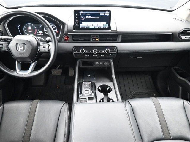 Used 2023 Honda Pilot Touring image 17