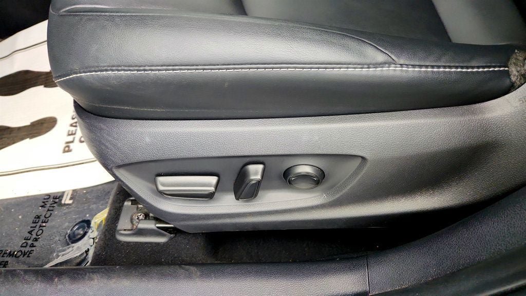 Used 2021 Toyota Prius Prime XLE FWD image 11