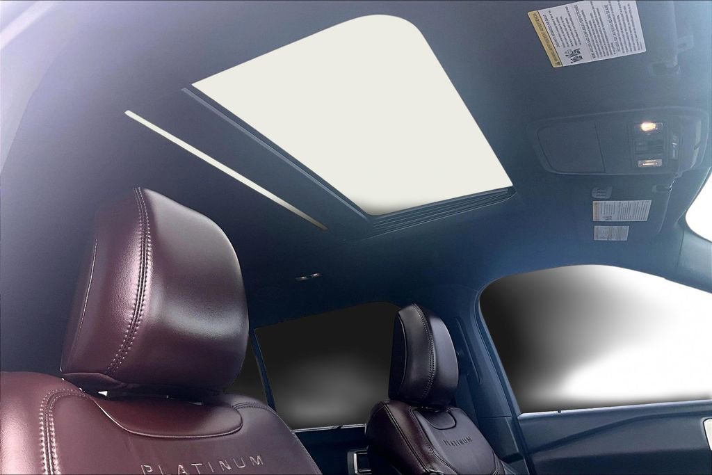 Used 2020 Ford Explorer Platinum w/ Premium Technology Package image 22