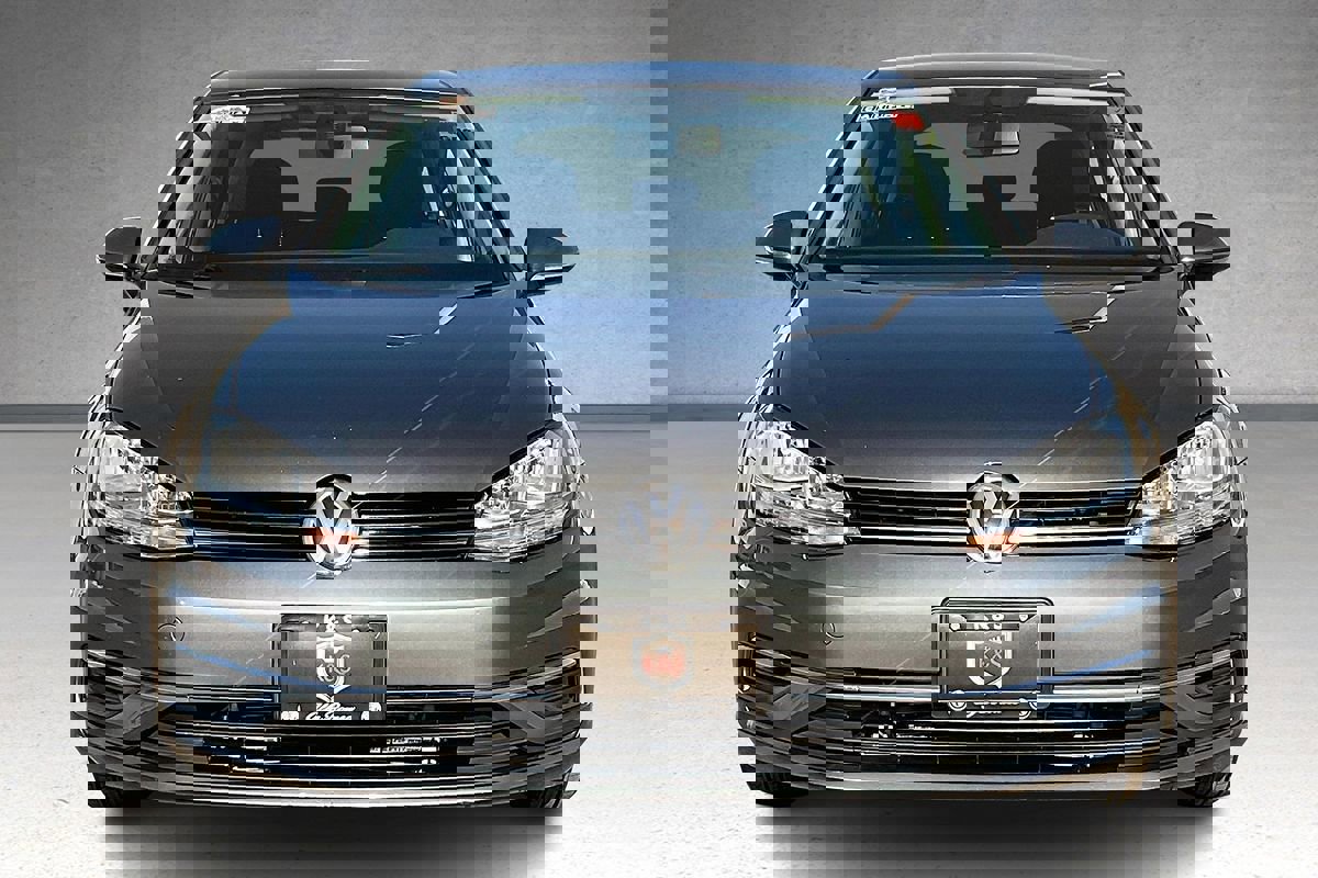 Used 2019 Volkswagen Golf S image 3