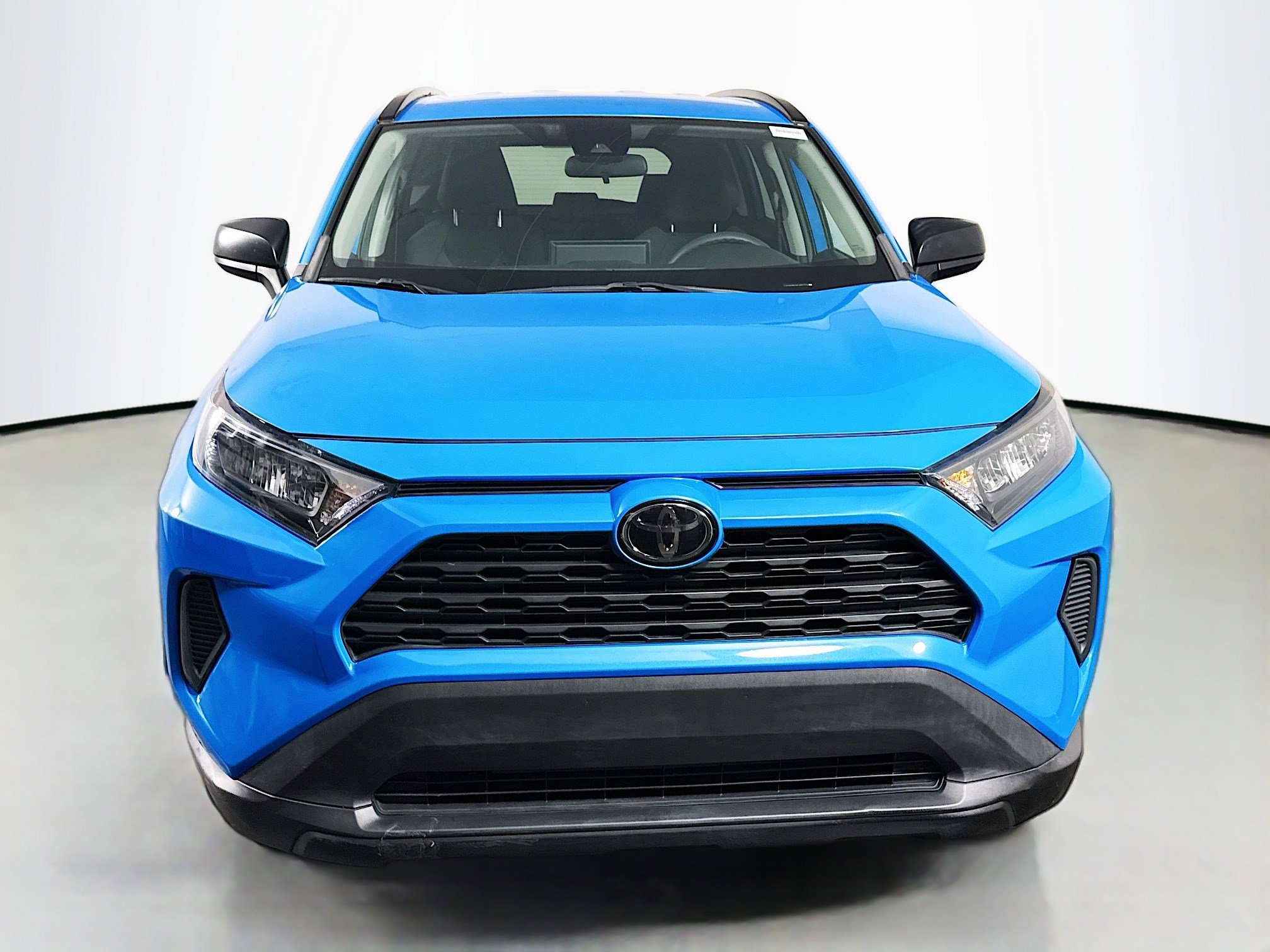 Used 2020 Toyota RAV4 LE image 2
