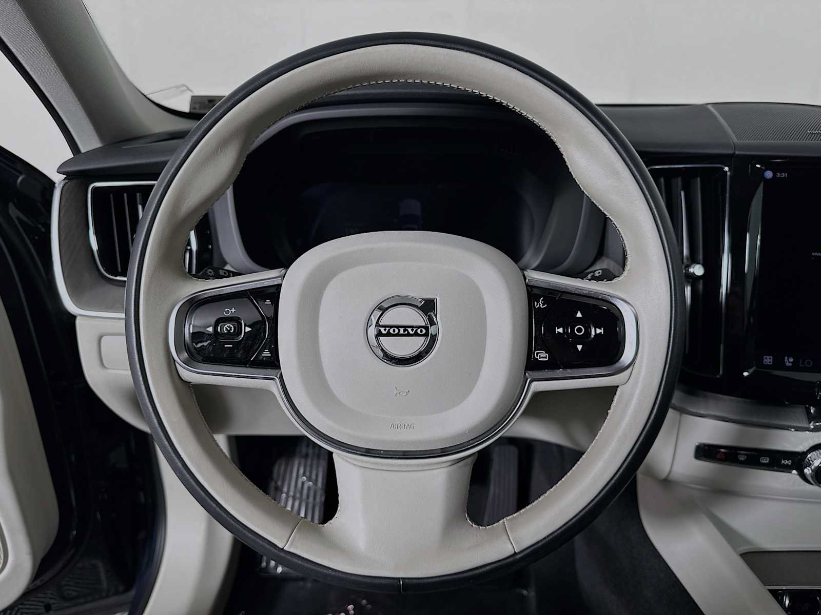Used 2023 Volvo XC60 B5 Plus w/ Protection Package Premier FWD image 11