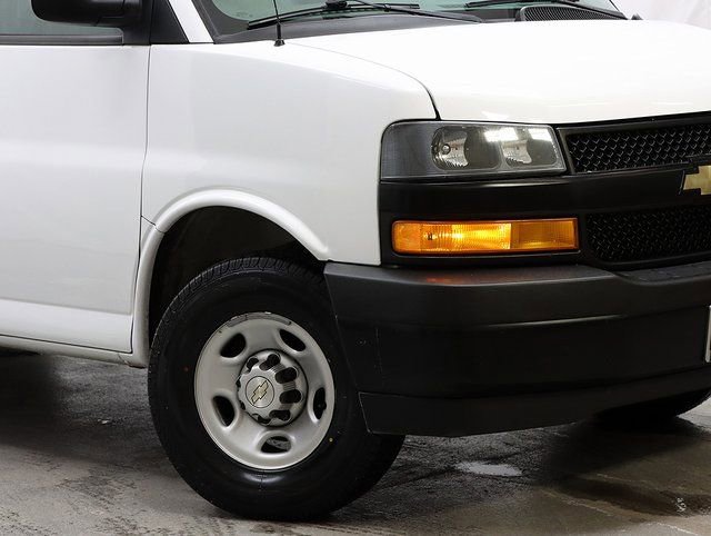 Used 2020 Chevrolet Express 3500 LS image 3