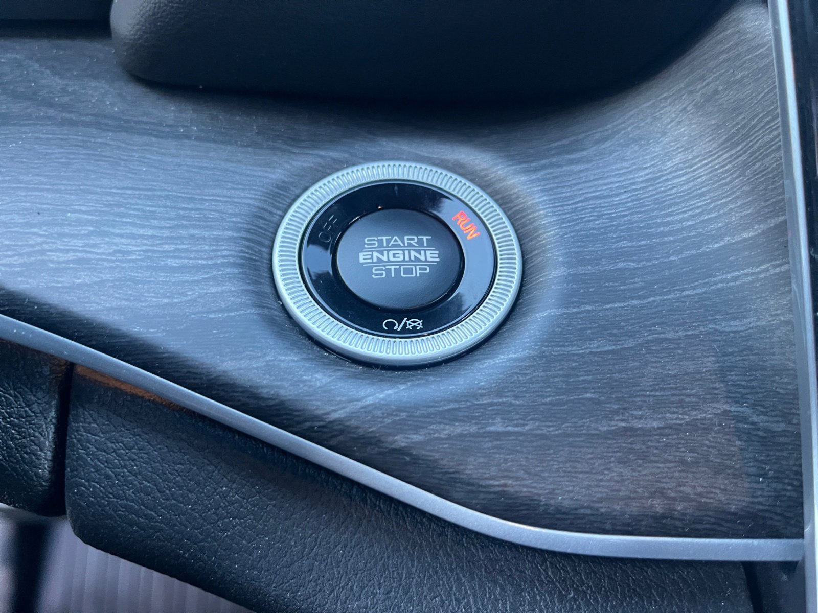 Used 2025 Jeep Grand Cherokee Limited w/ Trailer Tow Package image 30