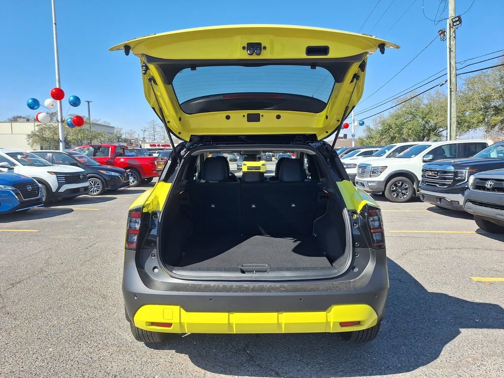 Certified 2025 Nissan Kicks SR w/ Interior Electronics Package image 25