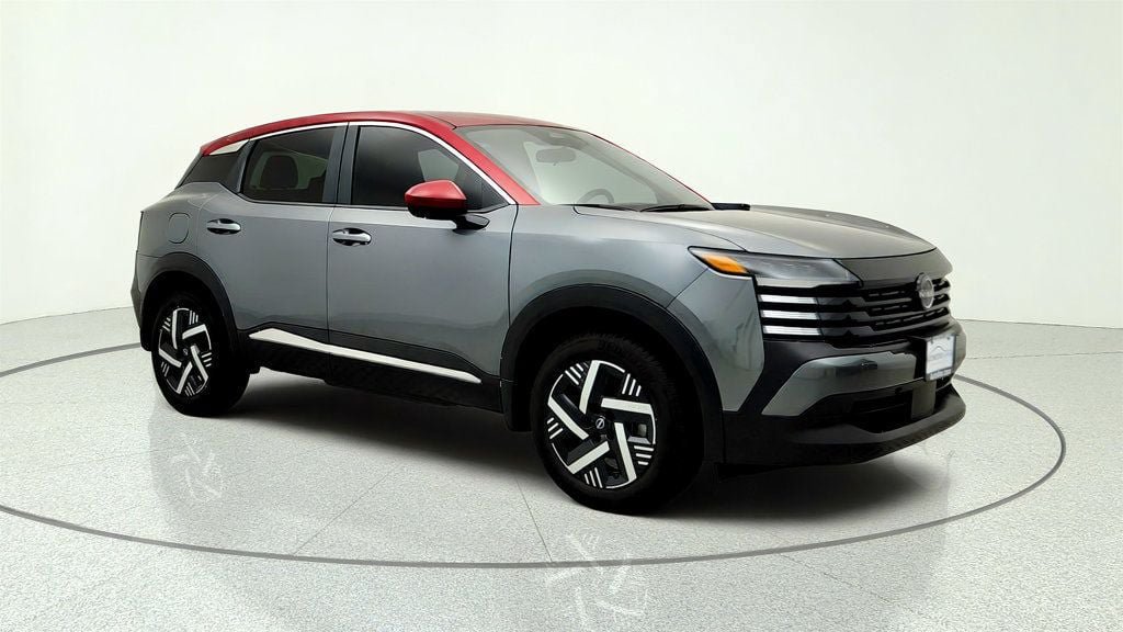 Used 2025 Nissan Kicks SV FWD image 3
