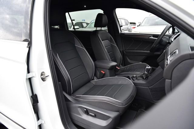 Certified 2024 Volkswagen Tiguan SEL R-Line AWD/4WD image 22