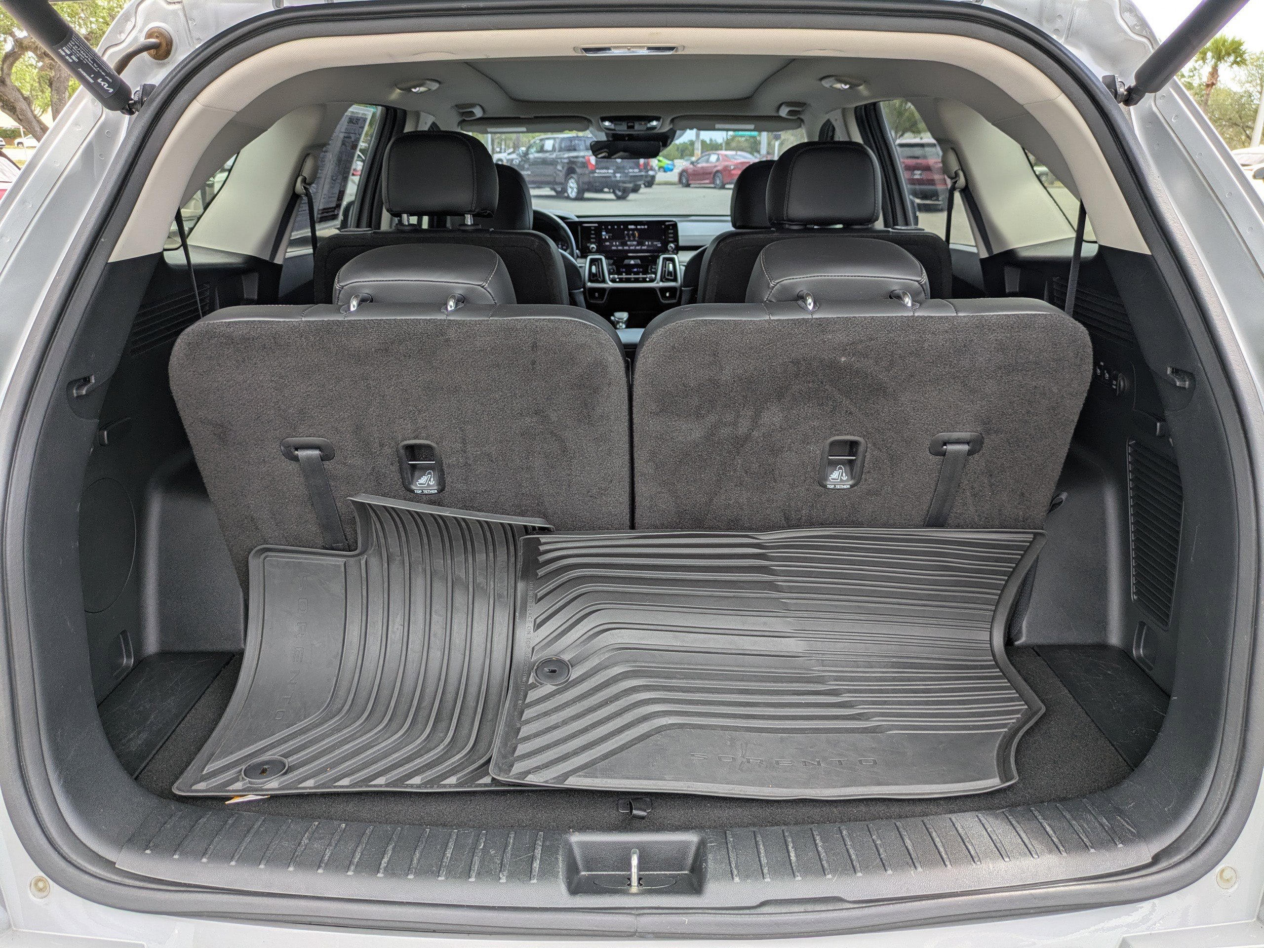 Used 2022 Kia Sorento EX w/ Panoramic Sunroof Package FWD image 13