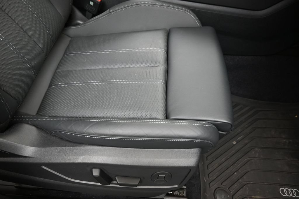 Certified 2025 Audi Q5 Premium Plus w/ Premium Plus AWD/4WD image 12