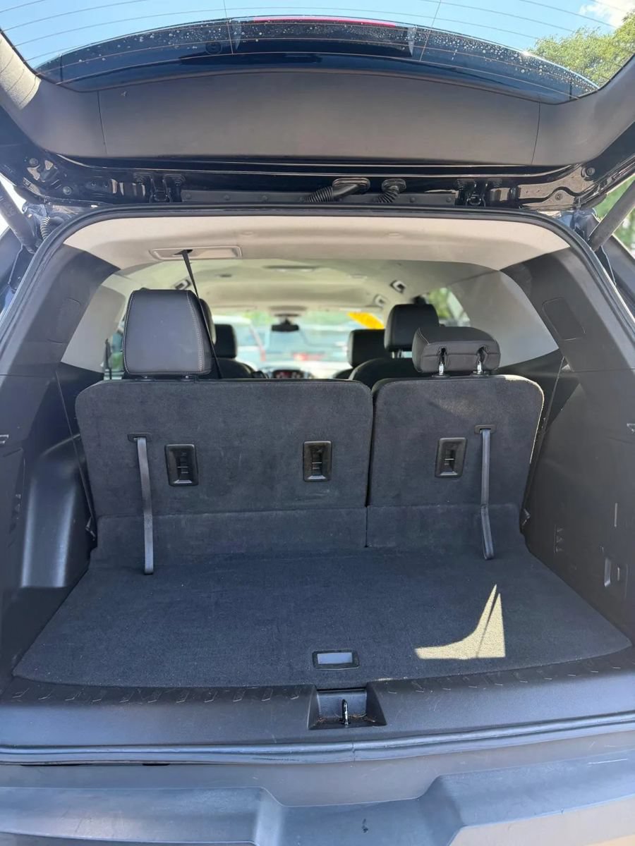 Used 2021 Chevrolet Traverse RS FWD image 18