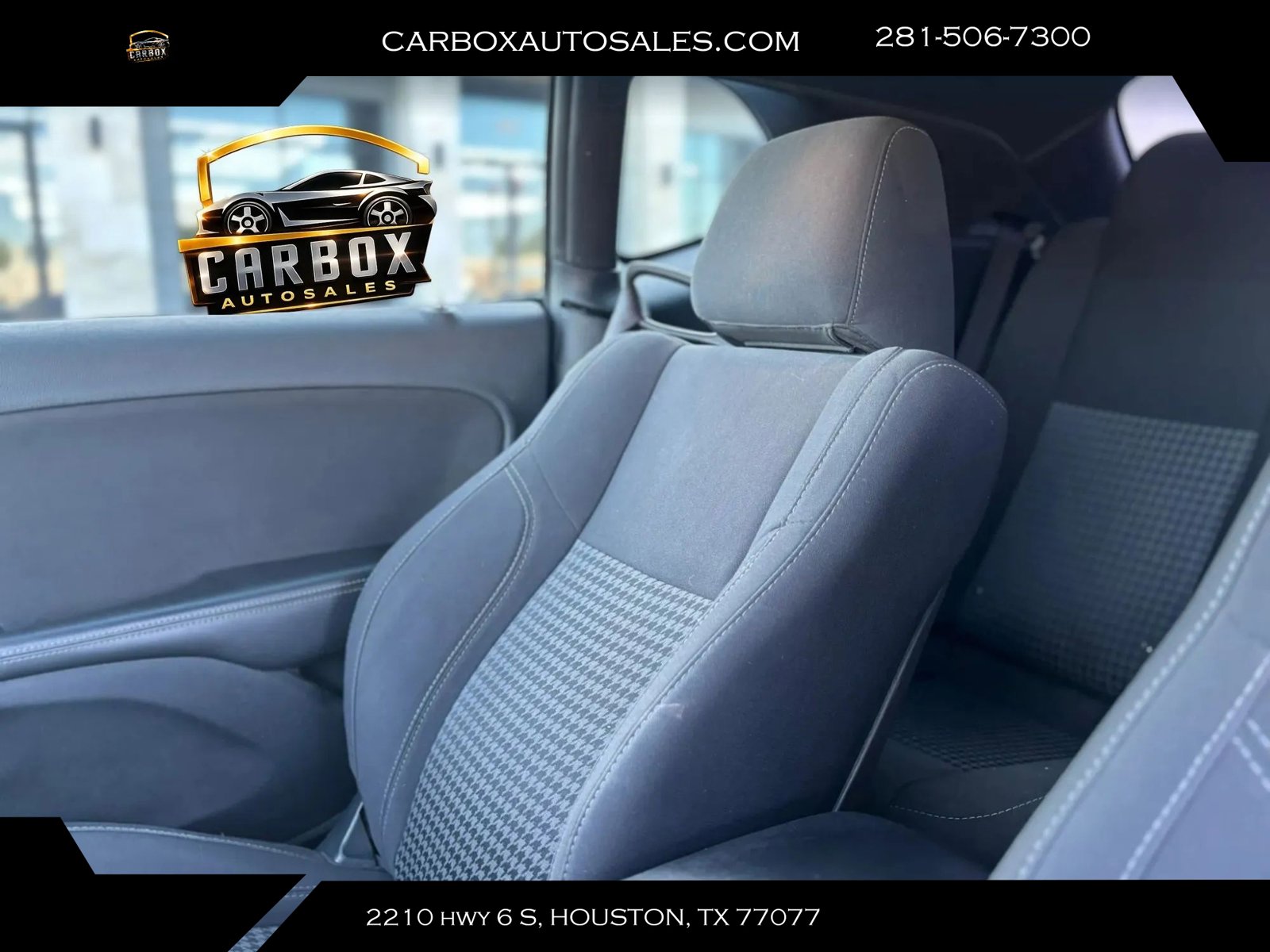 Used 2019 Dodge Challenger SXT w/ Blacktop Package RWD image 18
