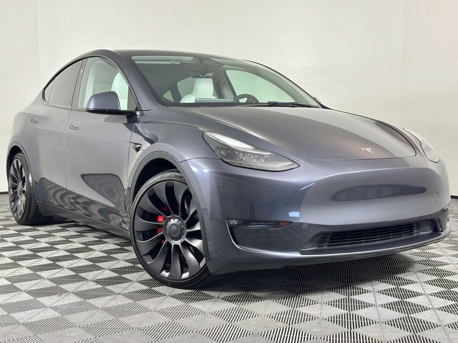 Used 2023 Tesla Model Y Performance AWD/4WD image 1